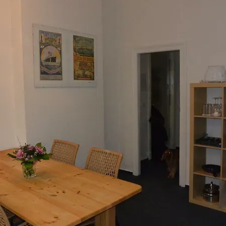 Esmarchstrasse 12 Apartment