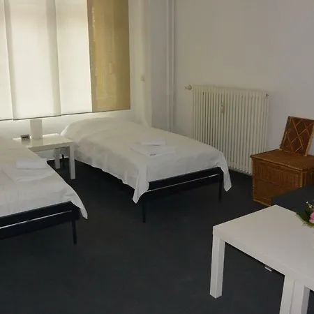 Esmarchstrasse 12 Apartment